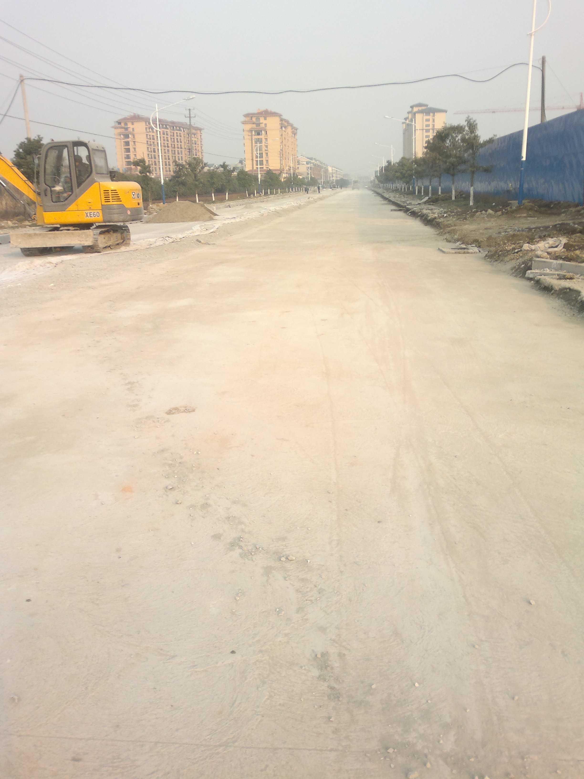 鄭陸鎮(zhèn)鎮(zhèn)南路、迎賓路白改黑工程